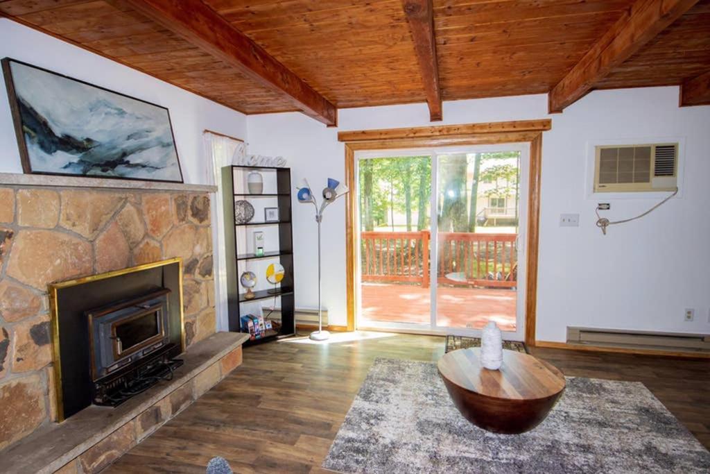 Entire 3 Bedroom Adventure Chalet, Near The Best Of The Poconos East Stroudsburg Zewnętrze zdjęcie