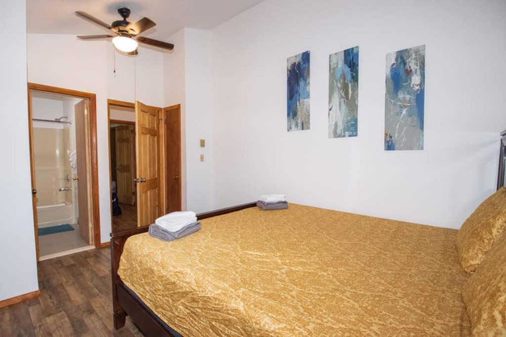 Entire 3 Bedroom Adventure Chalet, Near The Best Of The Poconos East Stroudsburg Zewnętrze zdjęcie